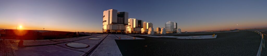 Very Large Telescope del sito ESO di Paranal (Cile)